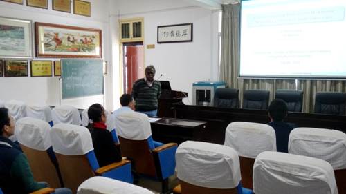 http://xww.hynu.cn/__local/1/1D/82/6ADCD5A5063DD7F26715036B520_668D7400_5864A0.jpg